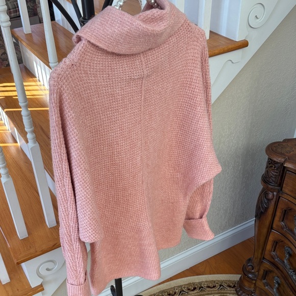 EXPRESS Pink Cowl Neck Cozy, Stylish Sweaterđź’—Size Medium - Picture 4 of 10